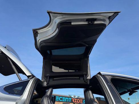 Used 2018 Tesla Model X 75D image 50