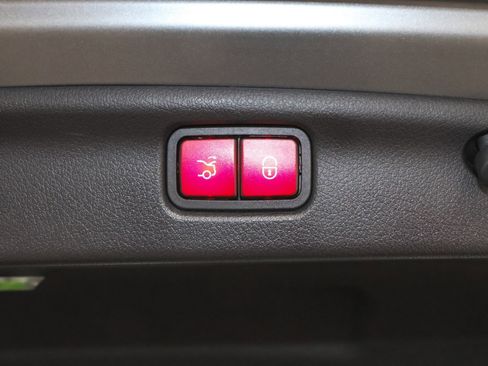 Used 2023 Mercedes-Benz C 300 4MATIC Sedan image 41