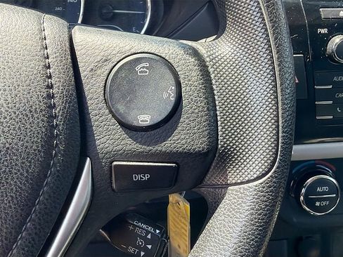 Used 2015 Toyota Corolla LE FWD image 33