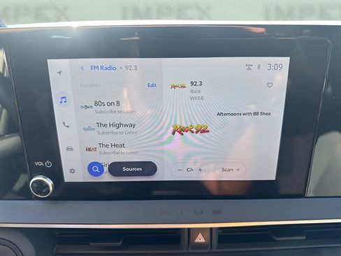 Used 2024 Toyota Prius LE image 16