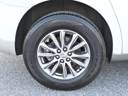 Used 2024 Buick Enclave Premium image 13