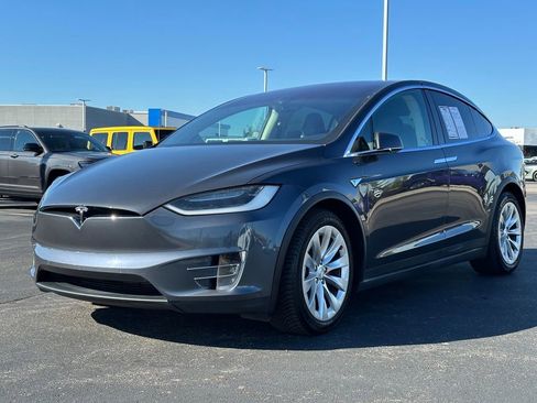 Used 2016 Tesla Model X P90D image 3