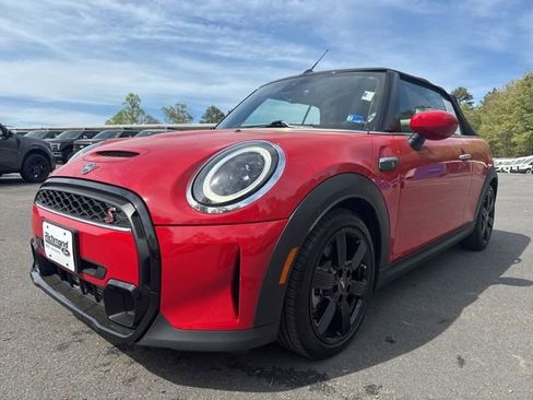 Used 2024 MINI Cooper S FWD image 1