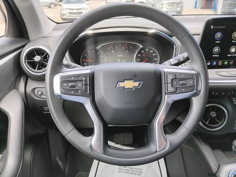 Used 2024 Chevrolet Blazer LT w/ Convenience Package FWD image 17