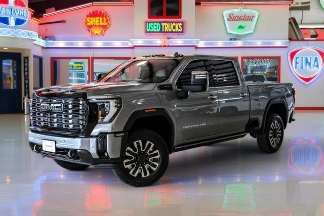 Used 2025 GMC Sierra 2500 Denali Ultimate w/ Max Trailering Package AWD/4WD image 2