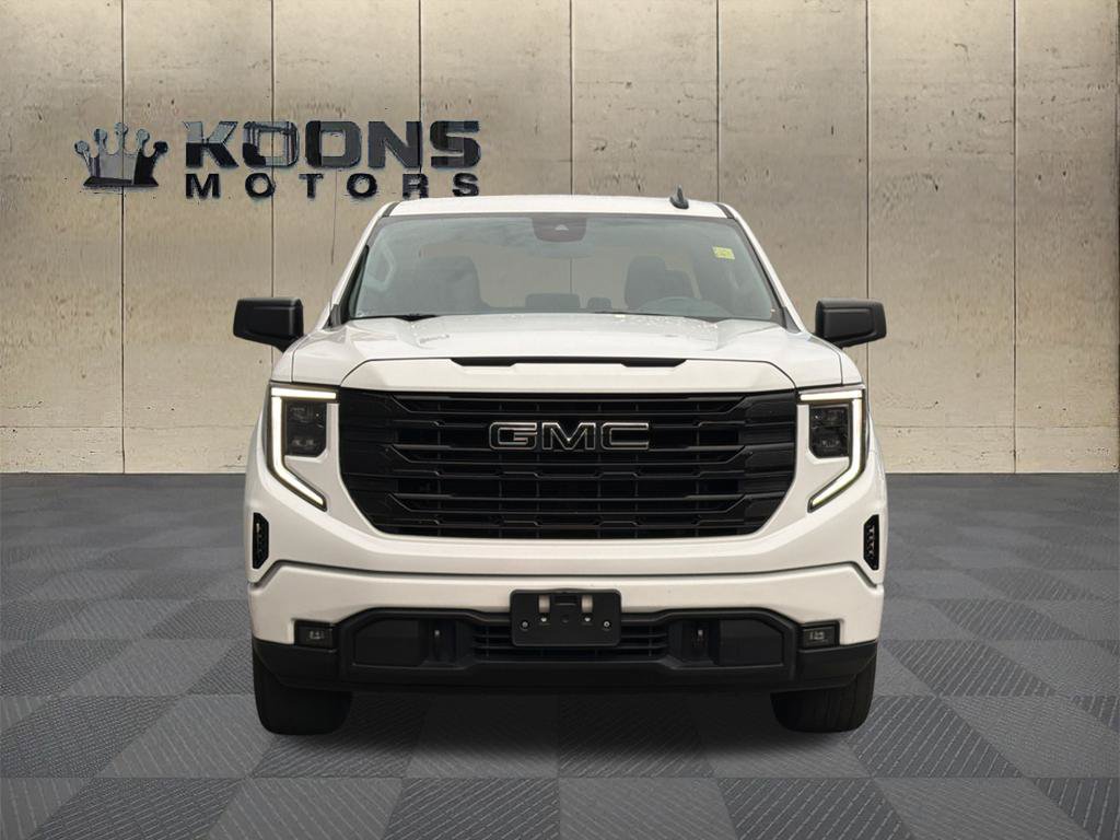 Used 2022 GMC Sierra 1500 Elevation w/ LPO, Elevation Black Package AWD/4WD image 3