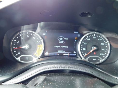 Used 2021 Jeep Renegade Latitude w/ Luxury Group II AWD/4WD image 11