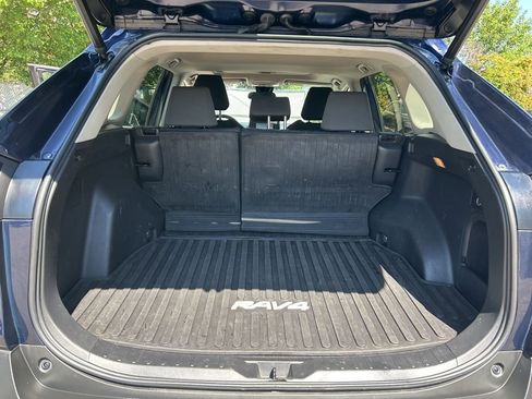 Used 2021 Toyota RAV4 XLE w/ Convenience Package AWD/4WD image 23