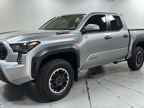 Certified 2024 Toyota Tacoma TRD Off-Road image 1