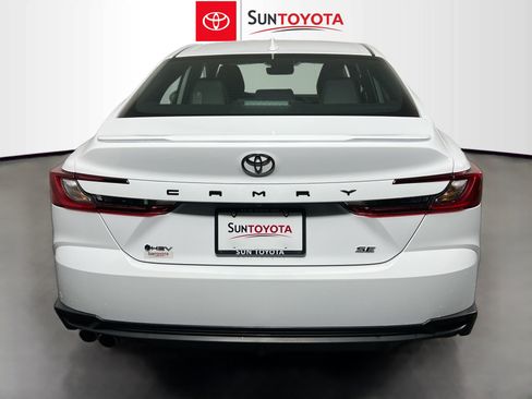 Used 2026 Toyota Camry SE w/ Convenience Package FWD image 5