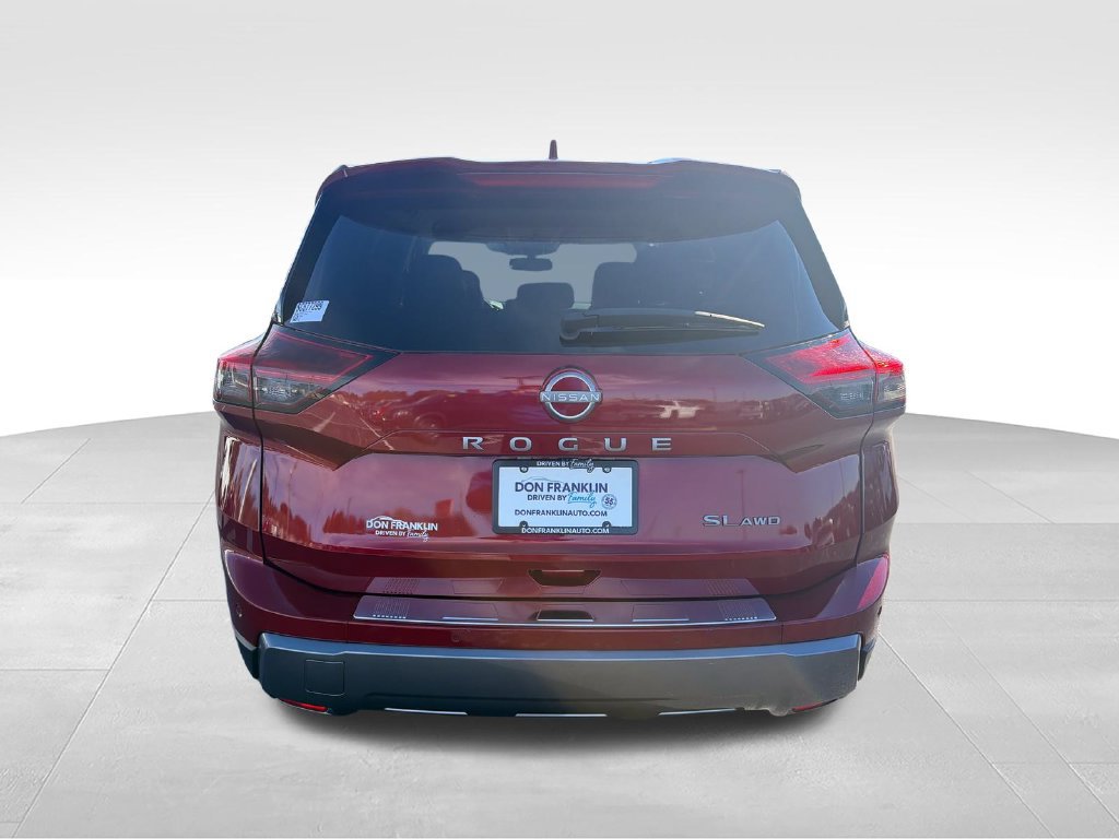 Used 2025 Nissan Rogue SL AWD/4WD image 5