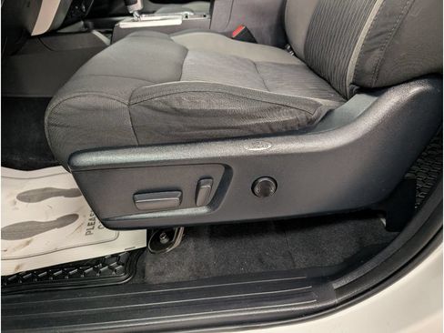 Used 2017 Toyota Tundra SR5 AWD/4WD image 9