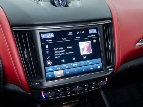 Used 2021 Maserati Levante Trofeo AWD/4WD image 45
