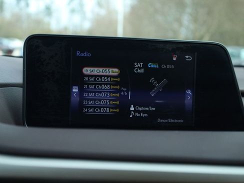 Used 2017 Lexus RX 350 FWD w/ Premium Package image 34