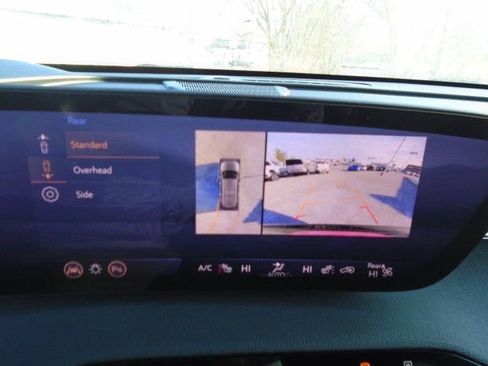 Certified 2025 Buick Enclave Preferred image 12