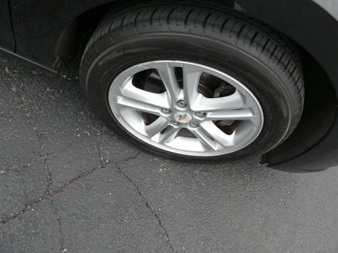 Used 2017 Chevrolet Cruze LT w/ Sun And Sound Package image 26