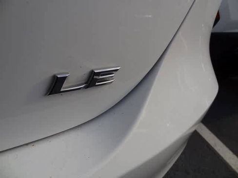 Used 2022 Toyota Camry LE image 7