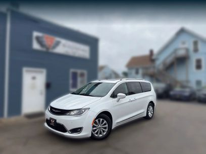 Used 2018 Chrysler Pacifica Touring-L Plus w/ Advanced Safetytec Group
