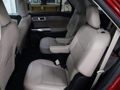 Used 2021 Ford Explorer Limited w/ Equipment Group 301A image 17