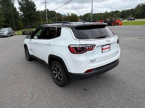 Used 2026 Jeep Compass Limited AWD/4WD image 15