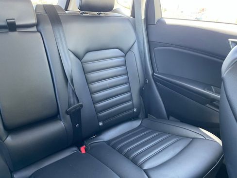 Used 2024 Ford Edge SEL image 37