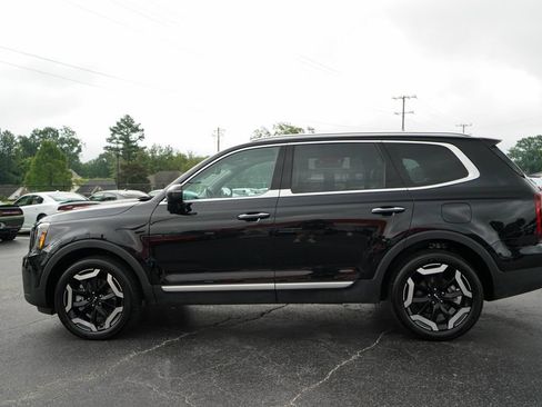 Used 2025 Kia Telluride S FWD image 26