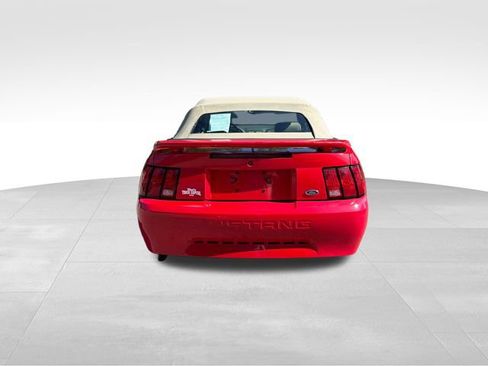 Used 2003 Ford Mustang Convertible RWD image 4