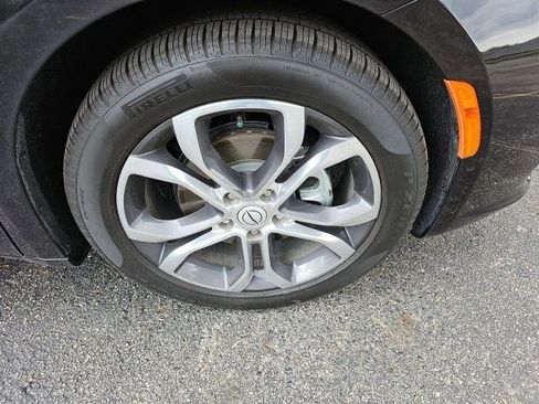 Used 2026 Chrysler Pacifica Pinnacle image 9