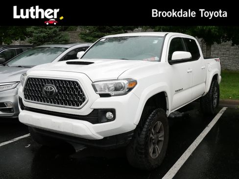 Certified 2019 Toyota Tacoma TRD Sport AWD/4WD image 1