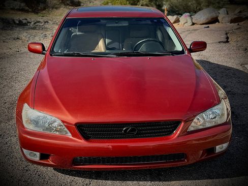 Used 2001 Lexus IS 300 image 11