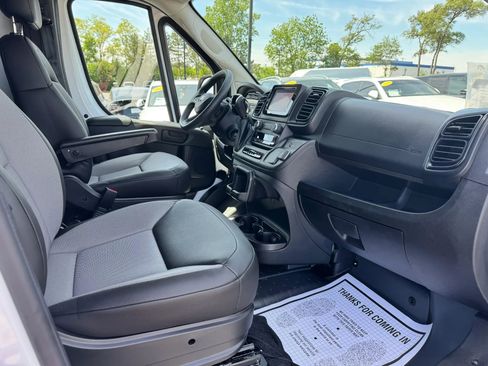 Used 2026 RAM ProMaster 2500 w/ Convenience Group FWD image 11
