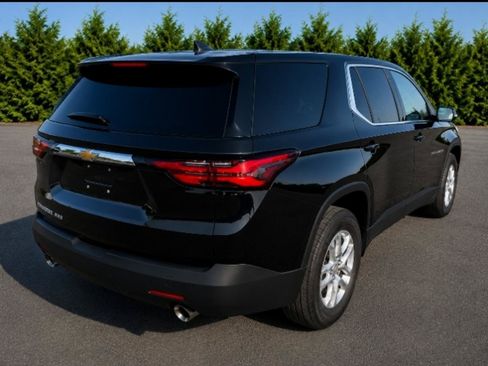 Used 2022 Chevrolet Traverse LS AWD/4WD image 4