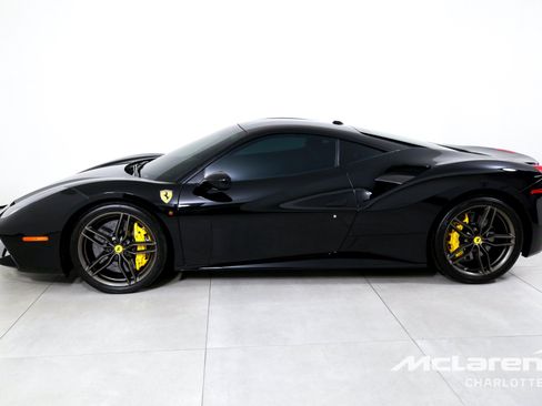 Used 2017 Ferrari 488 GTB RWD image 5