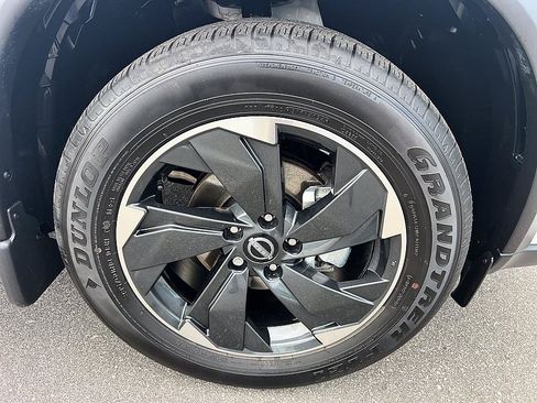 Certified 2025 Nissan Rogue SV w/ SV Premium Package FWD image 12