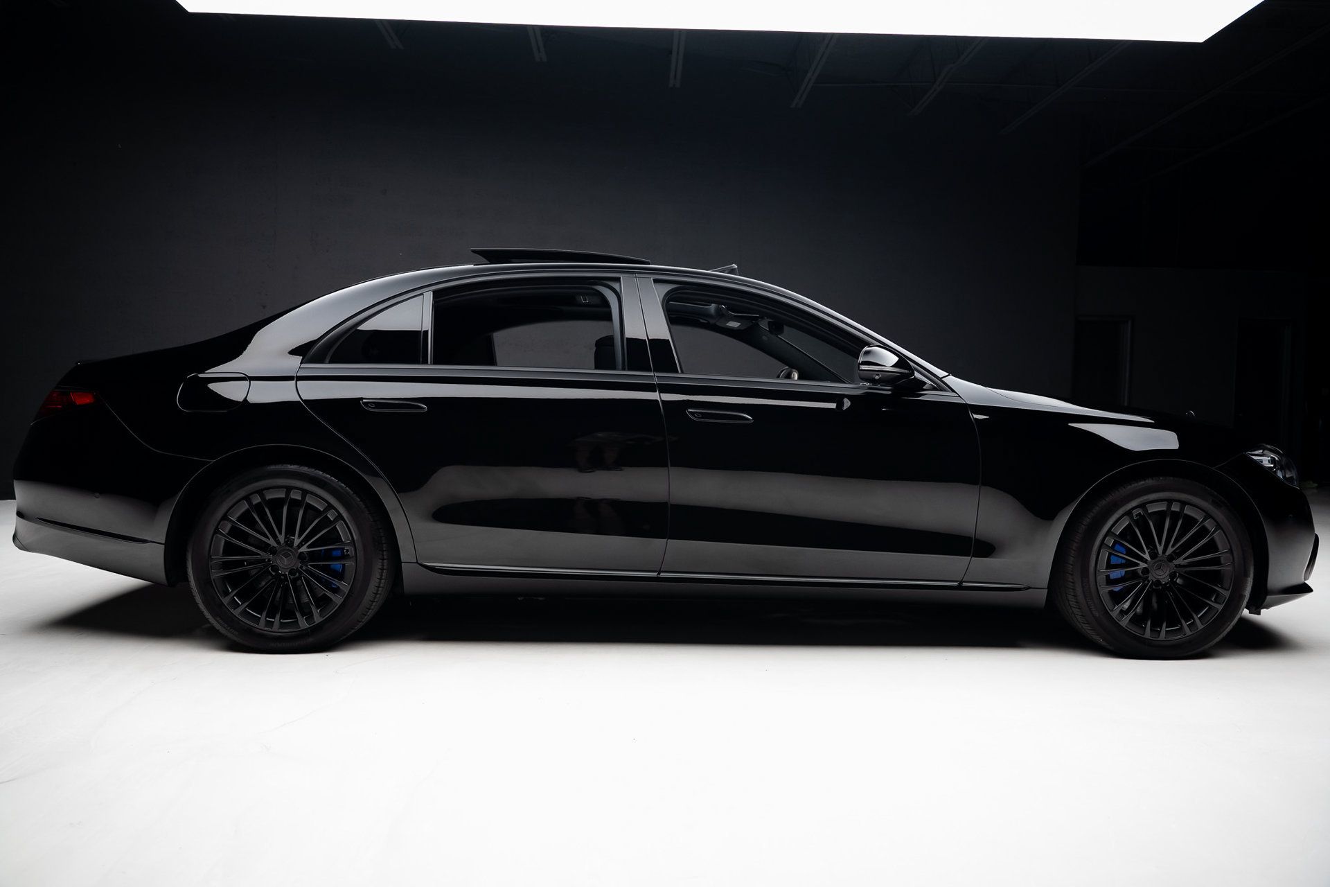 Used 2024 Mercedes-Benz S 580e 4MATIC Sedan w/ Warmth & Comfort Package image 36