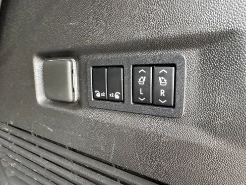 Used 2021 Chevrolet Tahoe Premier w/ Premium Package AWD/4WD image 42