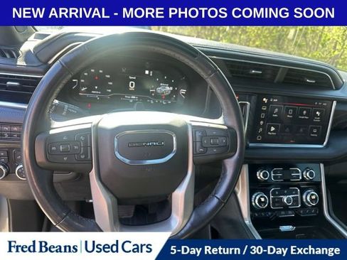Used 2023 GMC Yukon Denali w/ Denali Reserve Package image 11