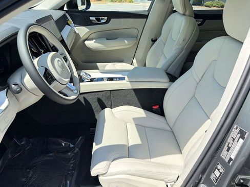 New 2026 Volvo XC60 B5 Ultra w/ Climate Package image 5