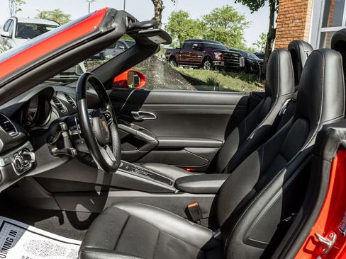 Used 2024 Porsche 718 Boxster w/ Premium Package RWD image 23