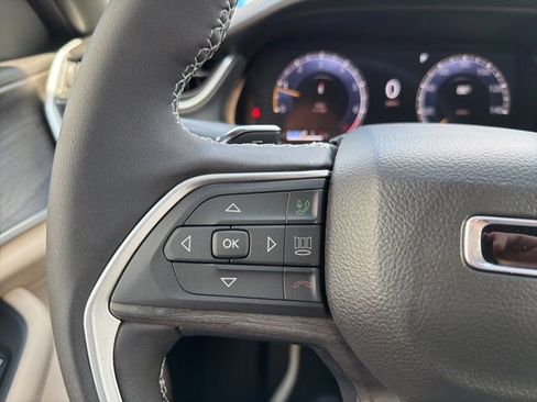 New 2025 Jeep Grand Cherokee L Limited w/ Luxury Tech Group II image 14