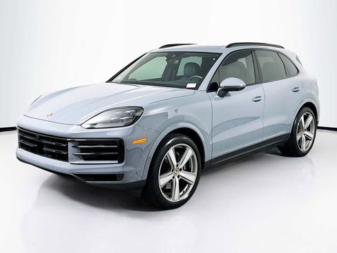 Certified 2025 Porsche Cayenne image 1