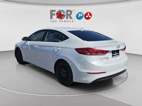 Used 2017 Hyundai Elantra SE FWD image 3
