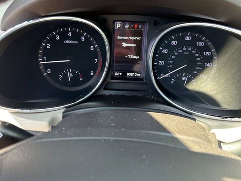 Used 2017 Hyundai Santa Fe Limited image 6