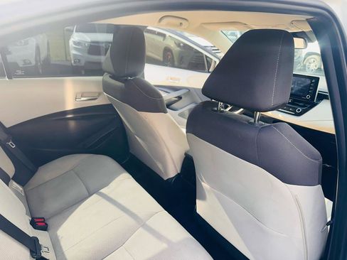 Used 2021 Toyota Corolla LE image 32