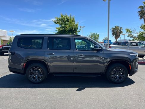 New 2026 Jeep Grand Wagoneer Limited AWD/4WD image 9