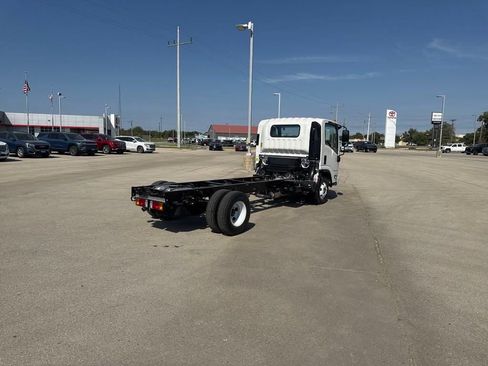 New 2025 Chevrolet Low Cab Forward RWD image 12