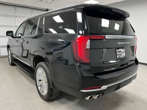 Used 2025 GMC Yukon XL Denali AWD/4WD image 8