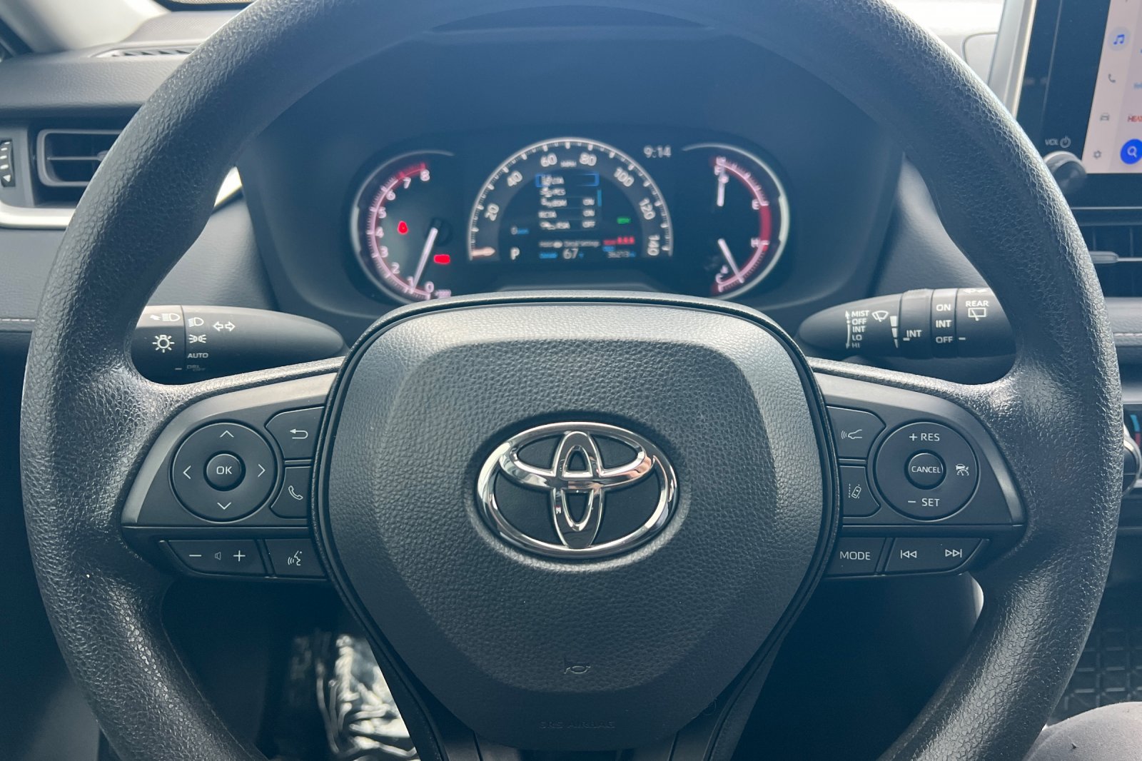 Used 2025 Toyota RAV4 XLE AWD/4WD image 27