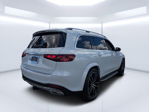 New 2026 Mercedes-Benz GLS 580 4MATIC image 3