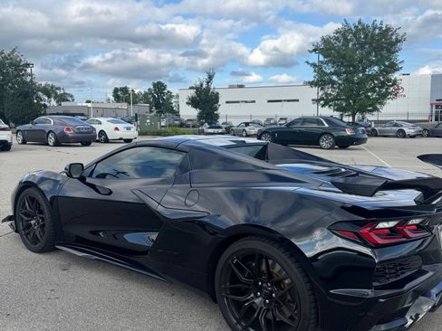 Used 2025 Chevrolet Corvette Z06 w/ Stealth Interior Trim Package RWD image 7